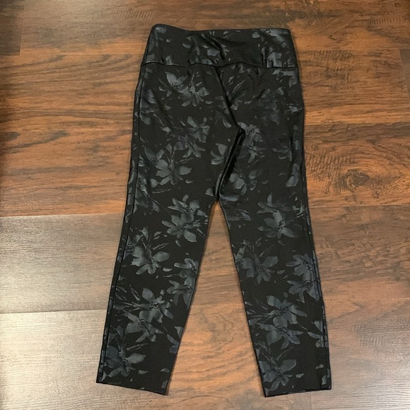 SOFT SURROUNDINGS BLACK JACQUARD LEGGINGS - Picture 3 of 8